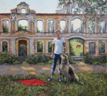 Мальчик с собакой. 2017 г. 80х90 см. Холст, масло.Мальчик держит в руке катушку от воздушного змея, воздушный змей лежит в траве, непонятно, когда он сможет взлететь — ветра нет. На заднем плане стена полуразрушенного здания, стреноженный красный конь в просвете арки. Собака как проводник, помогающий не сбиться с пути, и символ верности в широком смысле, в том числе своей душе и своему призванию. Внезапное осознание вопроса о смысле жизни. Последнее лето детства.1 место в конкурсе классической живописи, номинация "Синтез жанров", категория "профессионал" на XXV Международная выставке-конкурсе современного искусства "Российская неделя искусств", г.Москва, 2018 г.